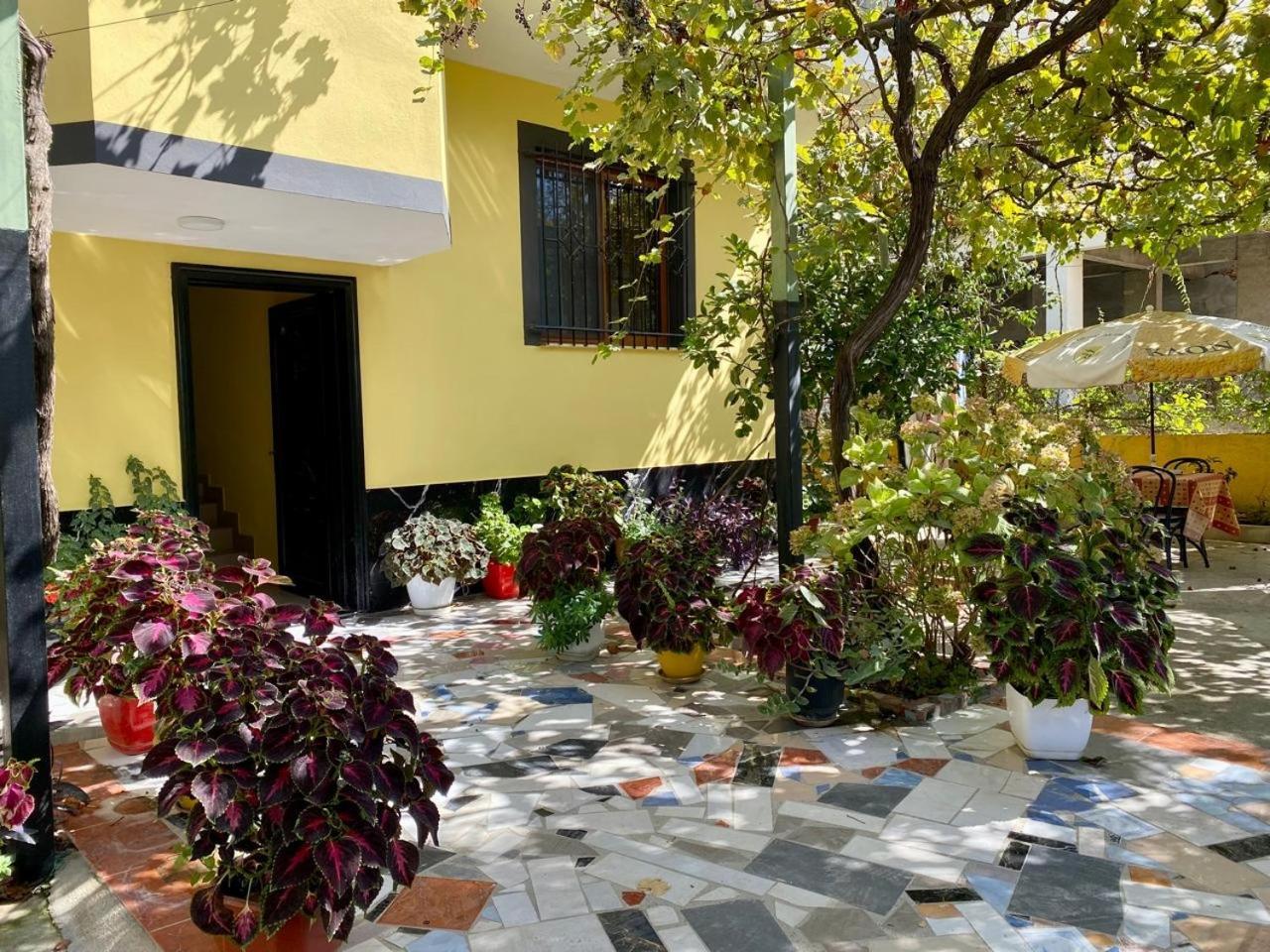 H&A Guest House โกเลม ภายนอก รูปภาพ